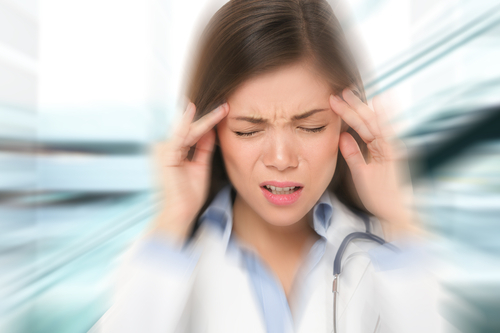 Стресс провоцирует головные боли
